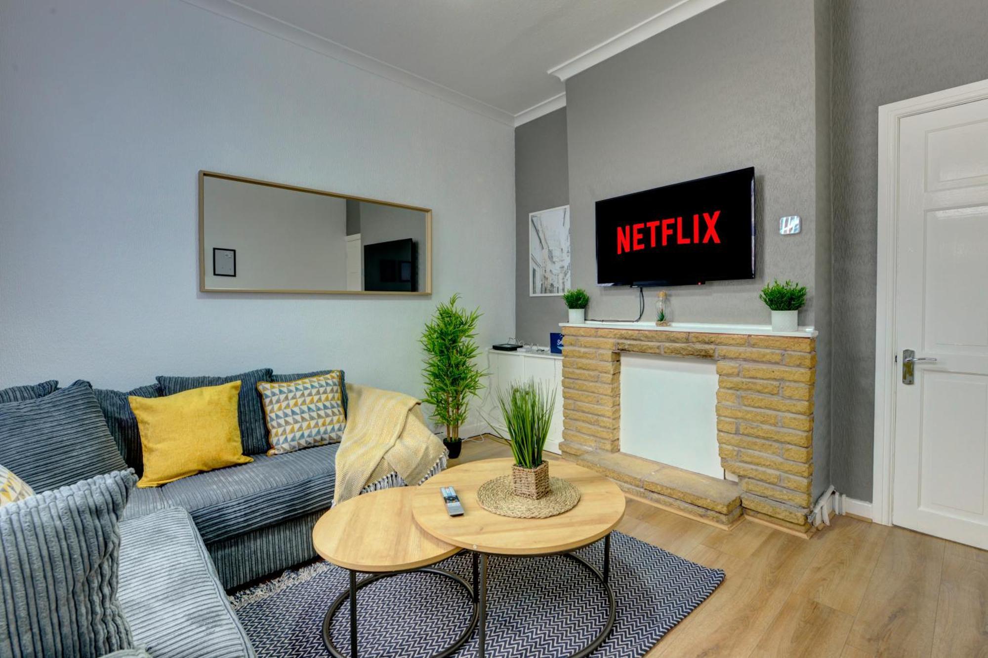 Modern 2Br Gem I Free Parking I Sleeps 5 Villa Coventry Exterior photo