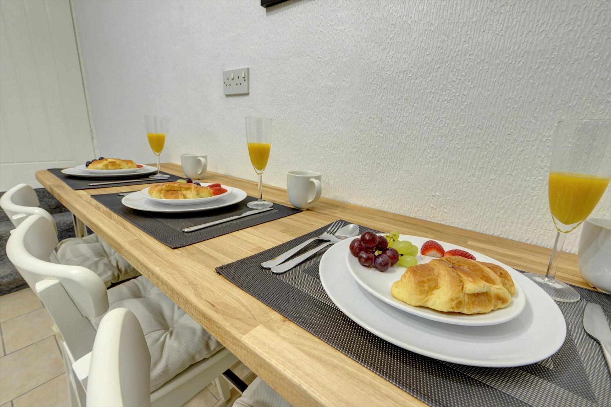 Modern 2Br Gem I Free Parking I Sleeps 5 Villa Coventry Exterior photo